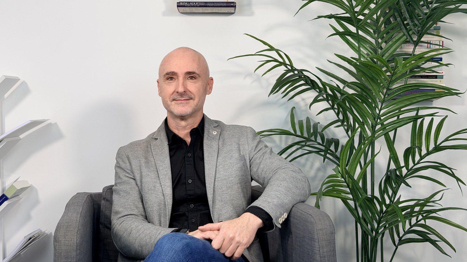 Alberto Moreno Gámez, fundador de Centro Elemental, en el centro